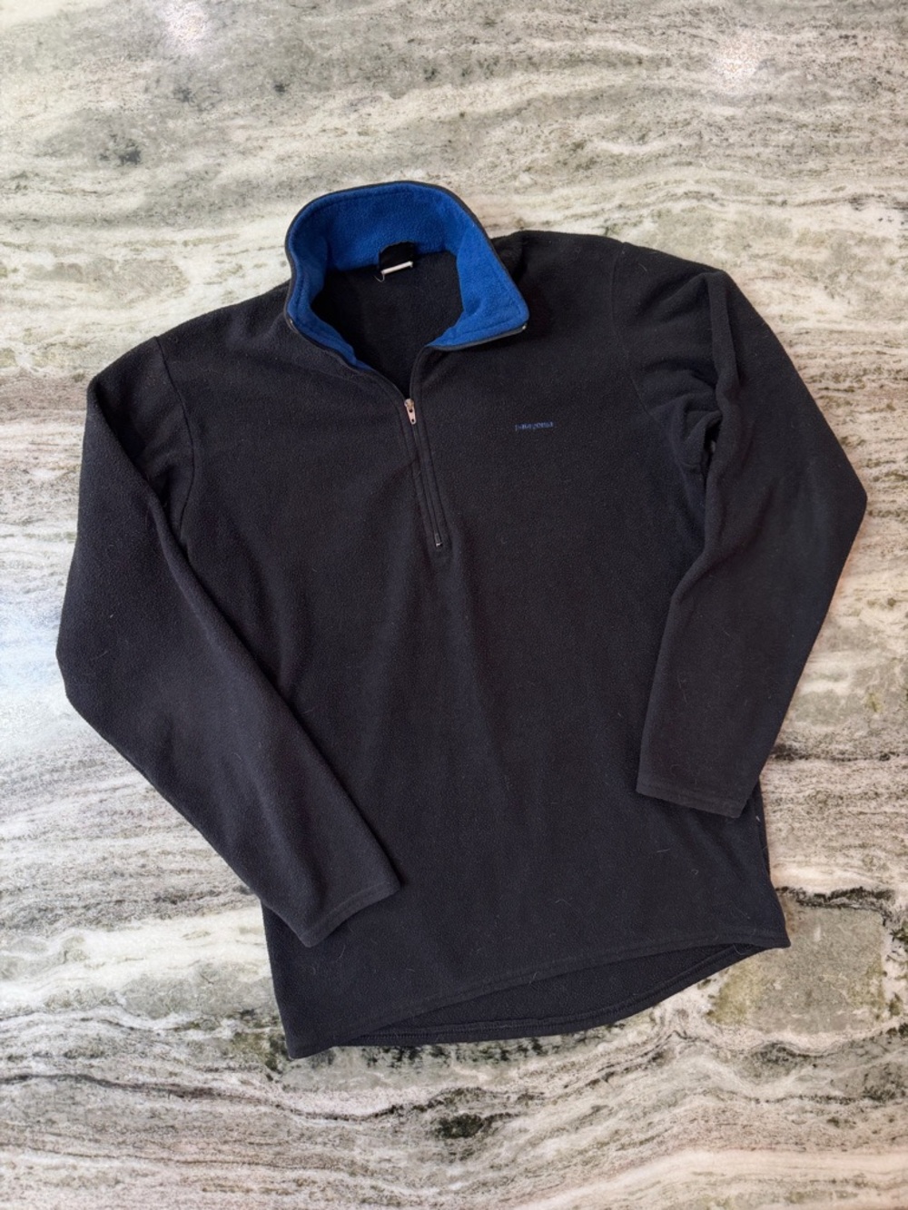 Patagonia Capilene Black Fleece Quarter-Zip Pullover with Blue Collar Mens Small